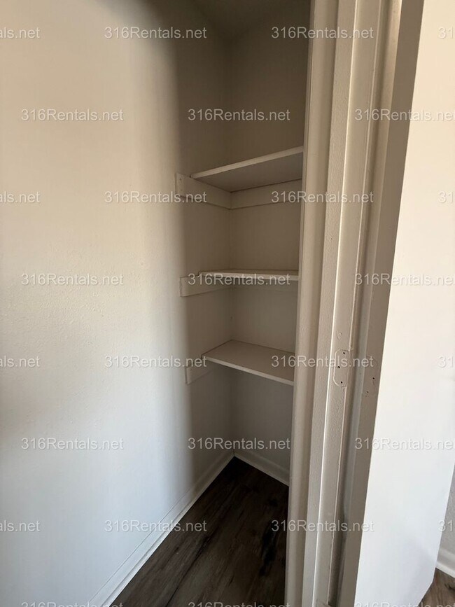 Building Photo - $675 - Accepting SECTION 8/ Housing Voucher 2 bedroom / 1 bathroom - Newly remodeled Apartment