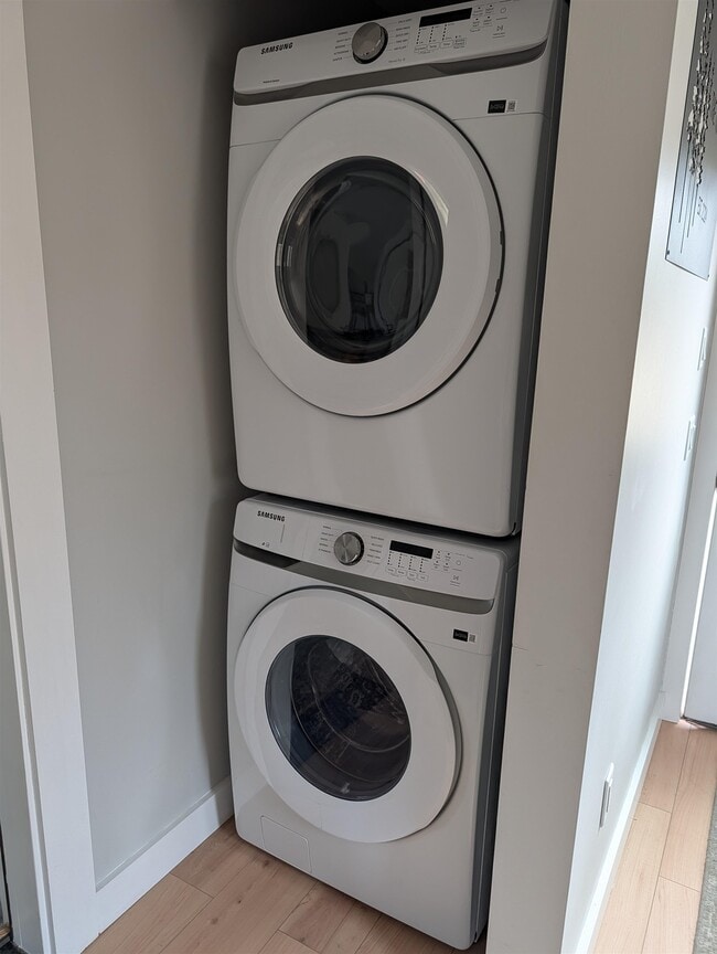 Building Photo - 274 Ragged Mountain Rd