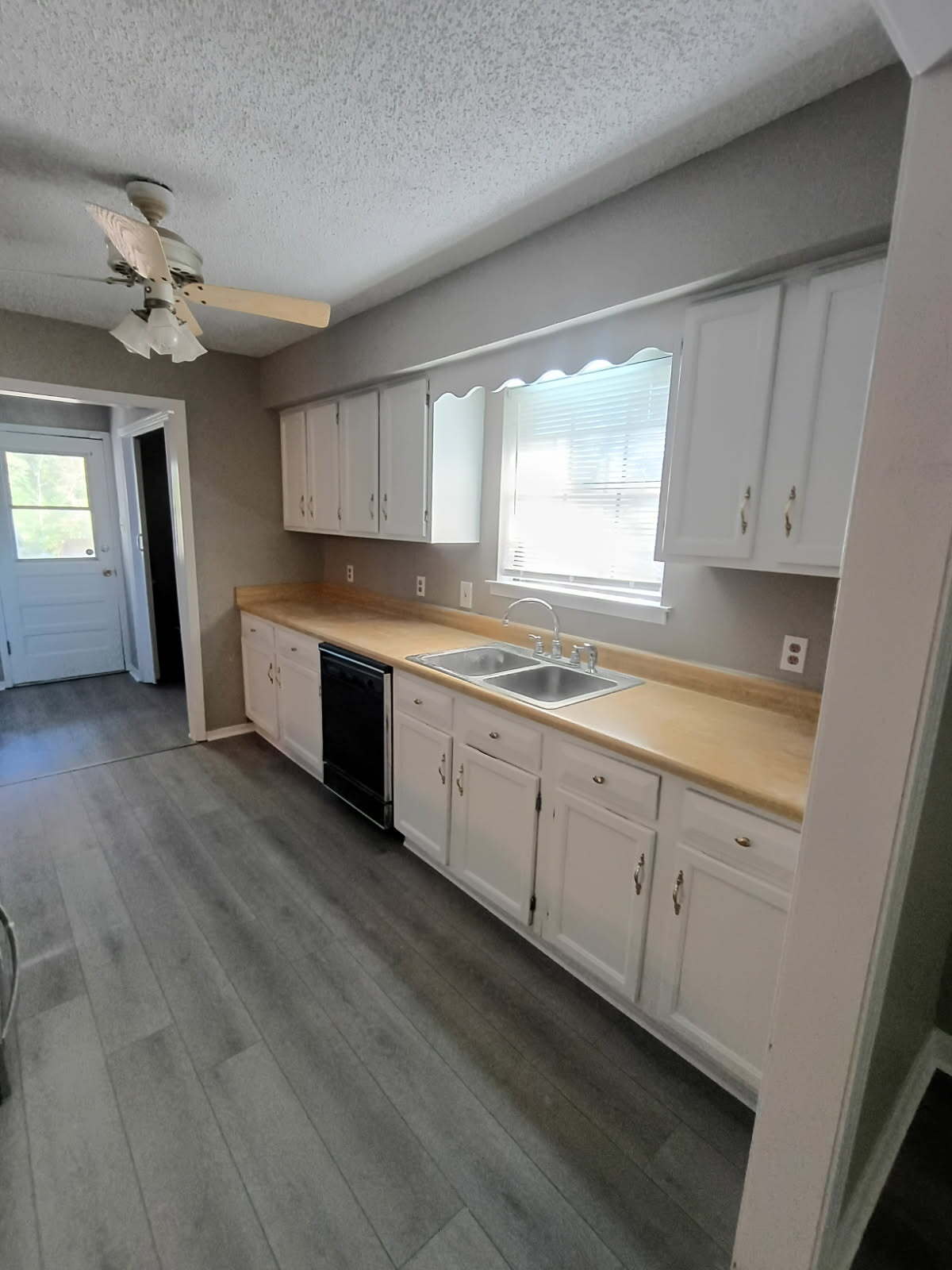 Building Photo - 2301 Cedar