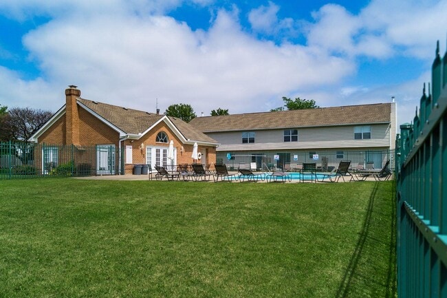 Building Photo - 952 Charleston Way Dr