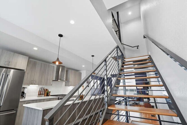 Building Photo - Charming City Living Near Downtown Denver ...