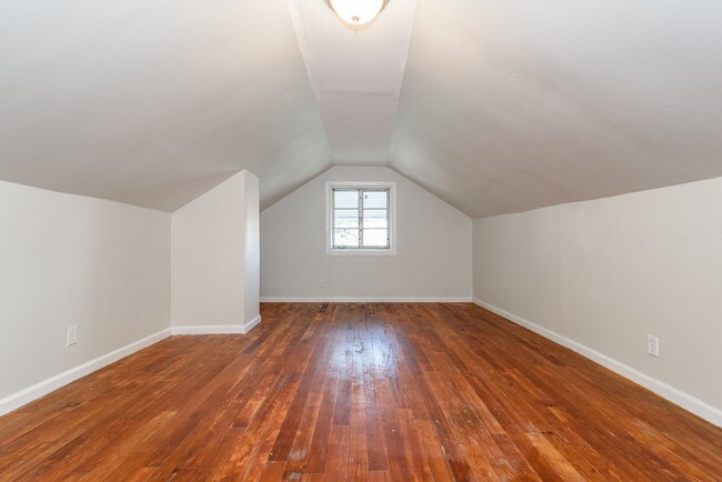 Building Photo - 472 Babbitt Rd