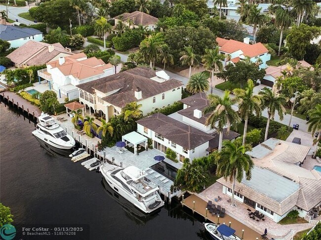 Building Photo - 325 Seven Isles Dr