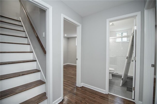 Building Photo - 537 Trabert Ave NW