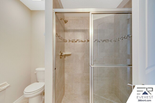 Building Photo - FULLY FENCED 4/3/2 IN DESIRABLE SEMINOLE WOODS