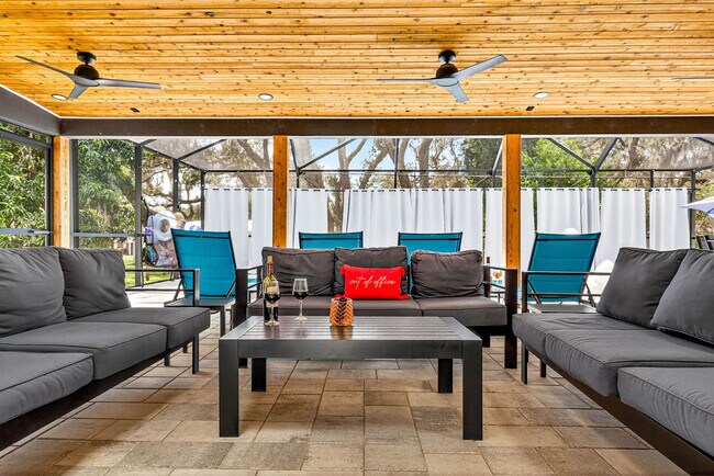 Building Photo - 319 Brentwood Dr