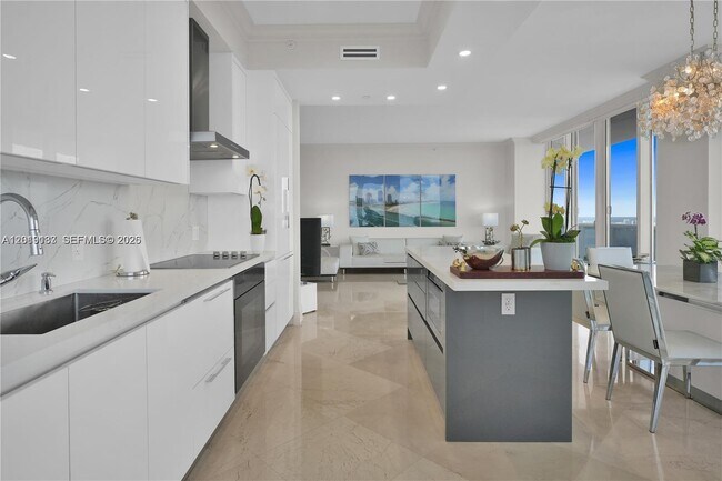 Building Photo - 4779 Collins Ave