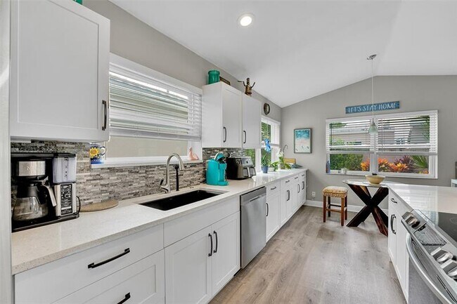 Building Photo - 7917 Travelers Tree Dr