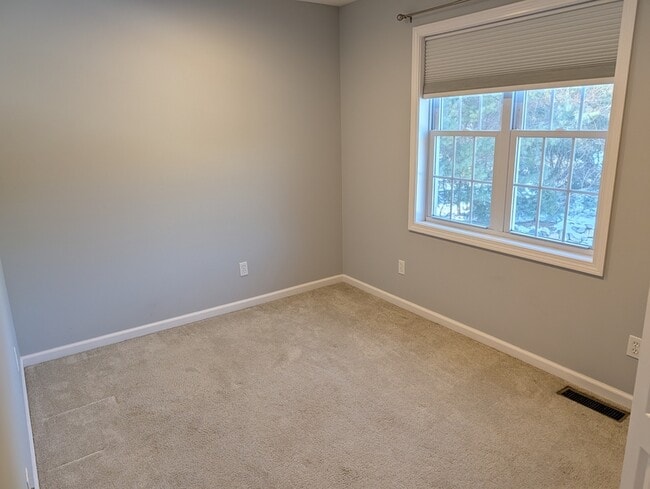 Building Photo - 227-229-229 River Rd