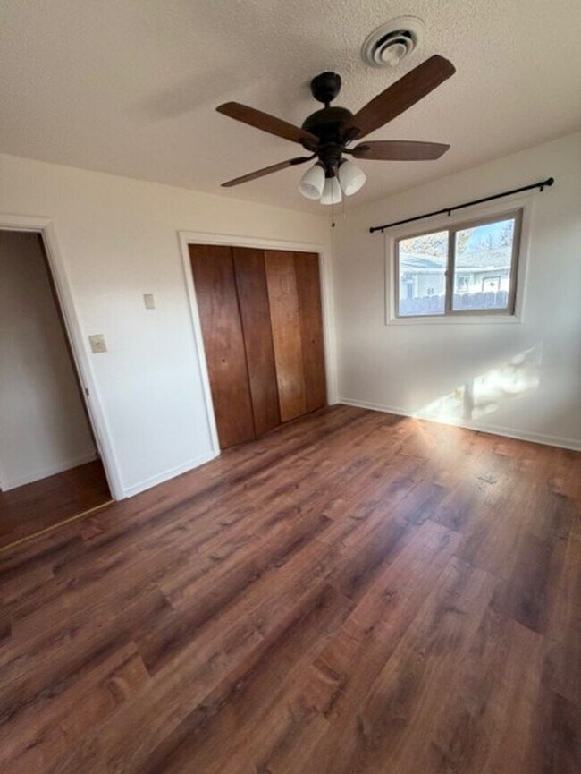 Building Photo - Beautiful 3 Bed 2 Bath House