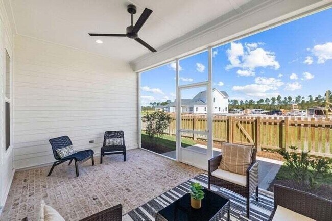 Building Photo - 120 Suwanee Dr