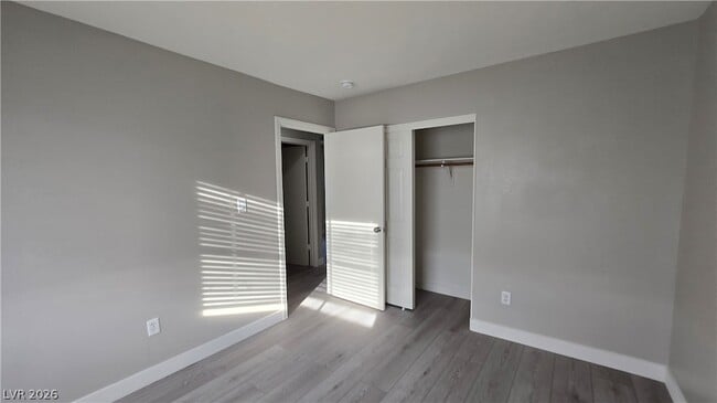 Building Photo - 1614 White Skies Ct