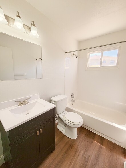 Building Photo - Meadowood Apartments