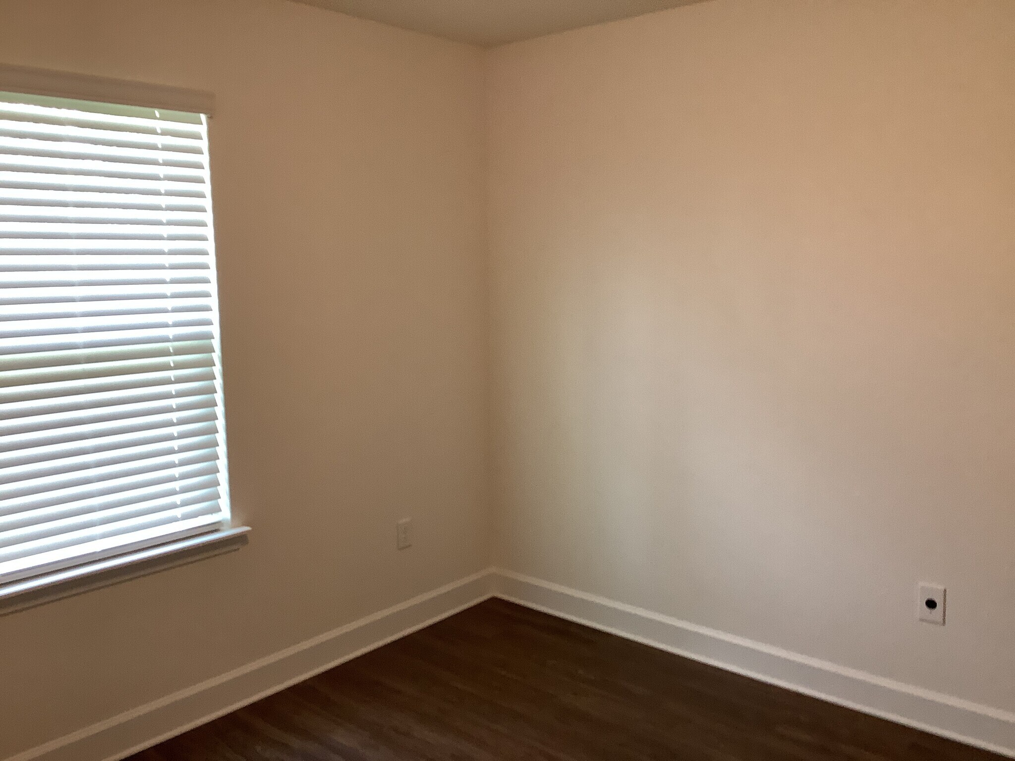Building Photo - 8668 Highfield Ave