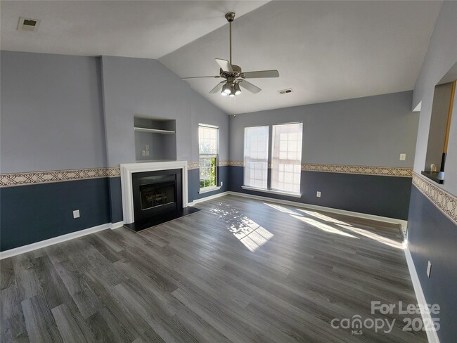 Building Photo - 4958 Astonshire Ln