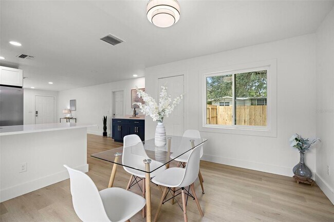Building Photo - 5028 Cardinal Dr
