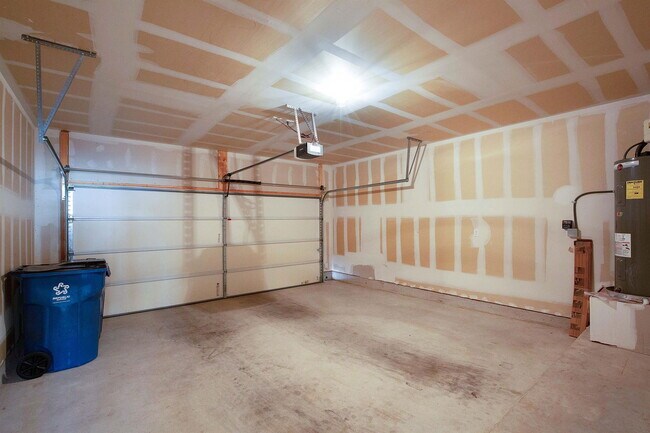 Building Photo - 516 E Slaughter Ln