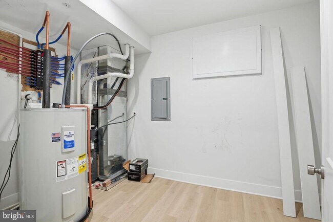 Building Photo - 222 Hermitage St