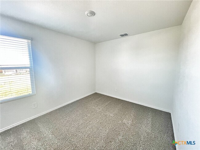 Building Photo - 321 Cottonmouth Ln