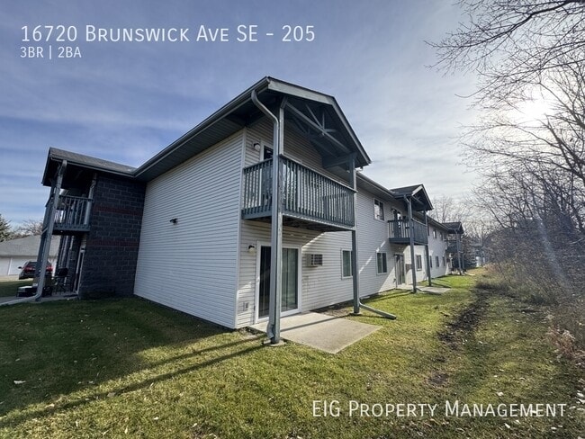 Building Photo - 16720 Brunswick Ave SE