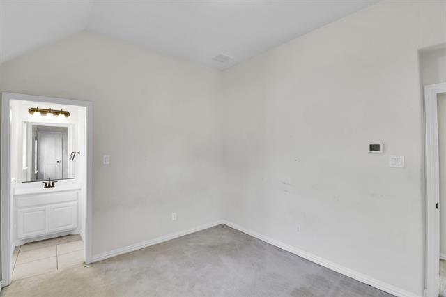 Building Photo - 13865 Pomegranate Dr