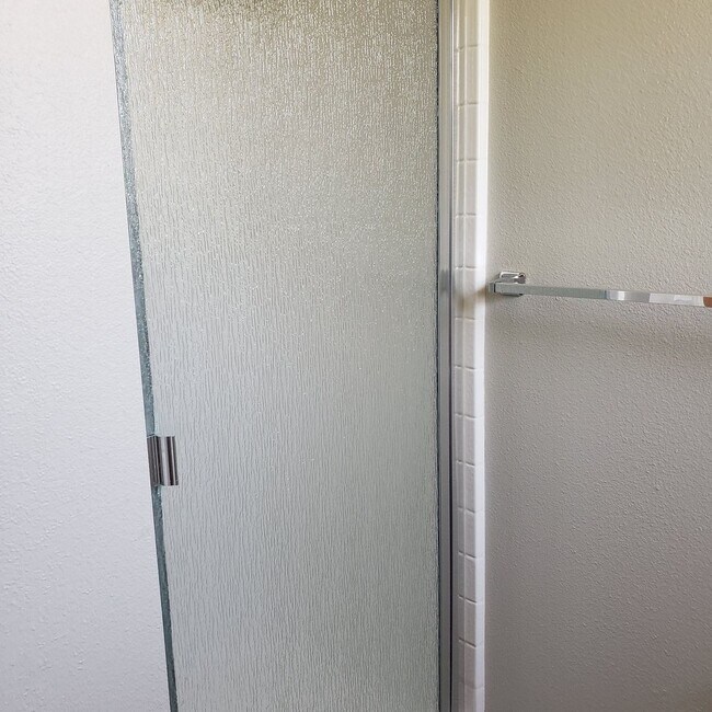 Building Photo - AB1452