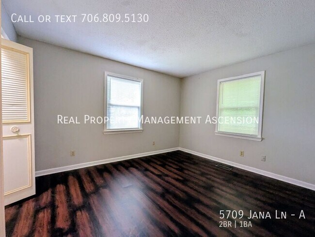 Building Photo - 5709 Jana Ln