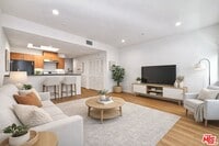 Building Photo - 2864 Sunset Pl