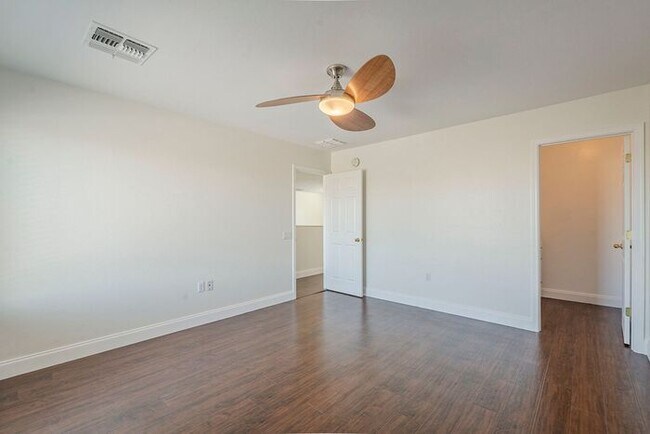 Building Photo - Pending/ Rented - Sahuarita Beauty!
