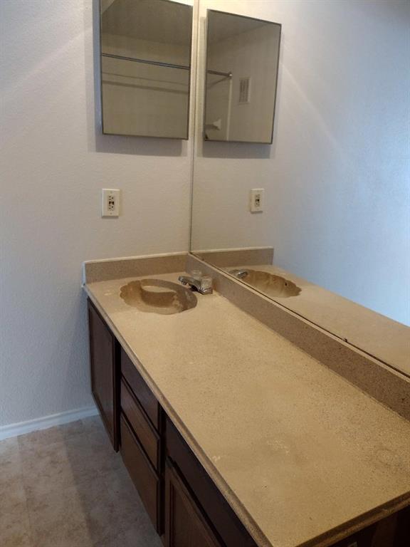 Building Photo - 14550 Fonmeadow Dr