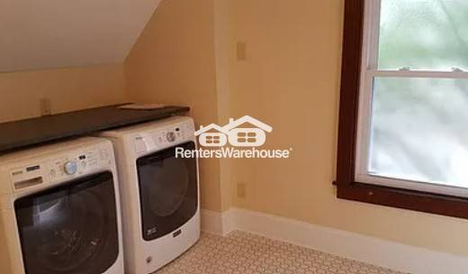 Building Photo - 519 N Penn Ave