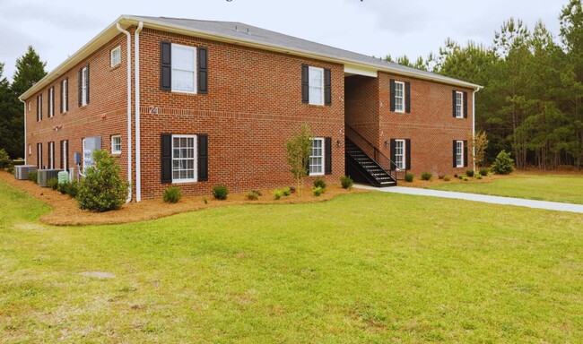 Primary Photo - 3 Bedroom 3 Bathroom Apartment close to Ca...