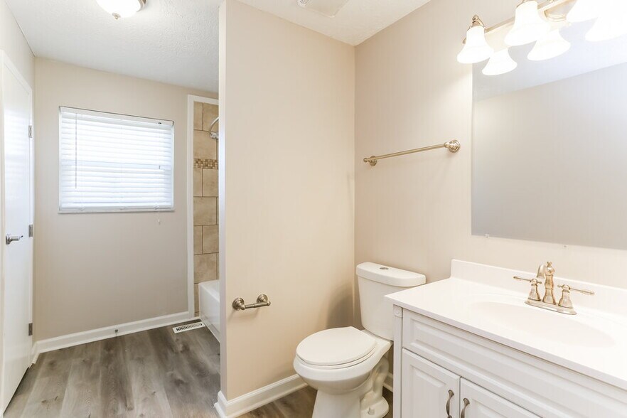 Building Photo - 6019 Tipperary Dr