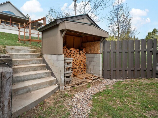 Building Photo - Spacious Single-Level Home in Wilderness Ranch