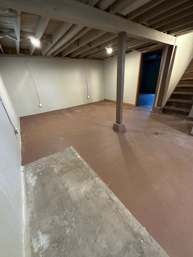 Building Photo - 1430 Staub Ct NE