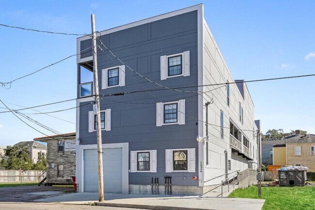 Building Photo - 1524 Baronne St
