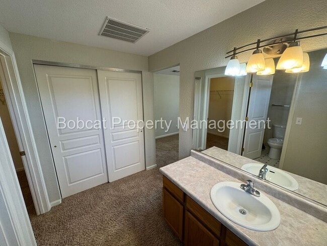 Building Photo - 532 Rawe Peak Dr