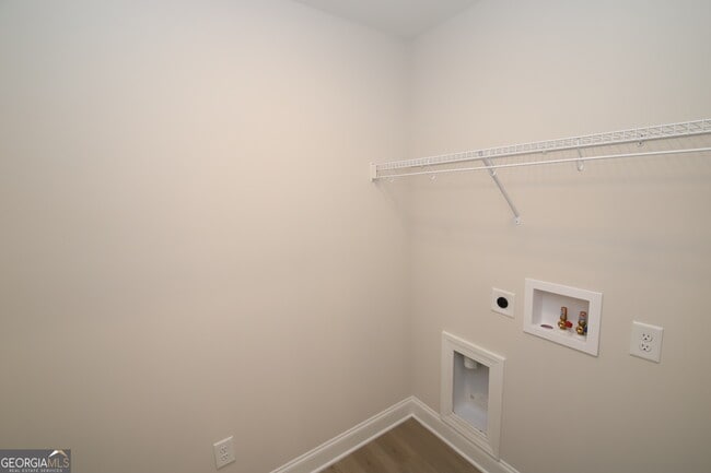 Building Photo - 512 Springdale Dr