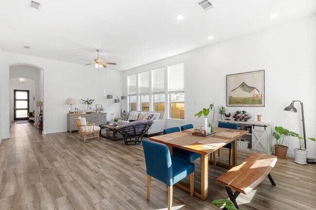 Building Photo - 23607 Bottlebrush Terrace Trl