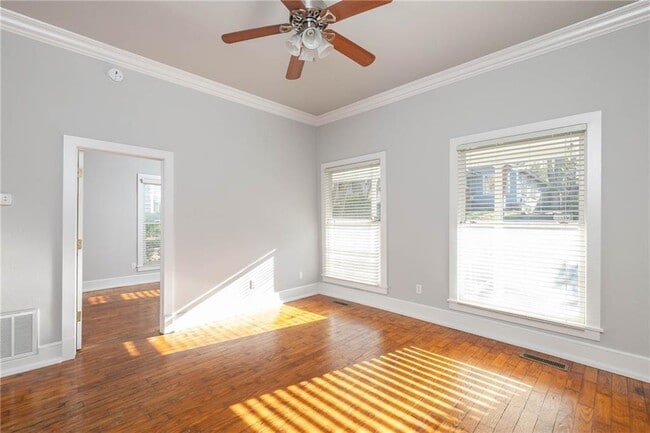 Building Photo - 349 Rollston Ave