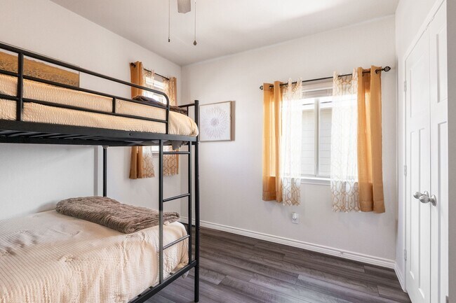 Building Photo - 840 Mineral Wells Ln