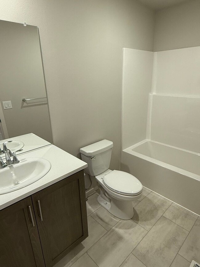 Building Photo - Brand New Home! Be The First To Live Here!...