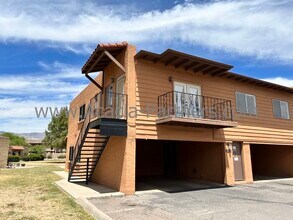 Building Photo - Two Bedroom Townhome