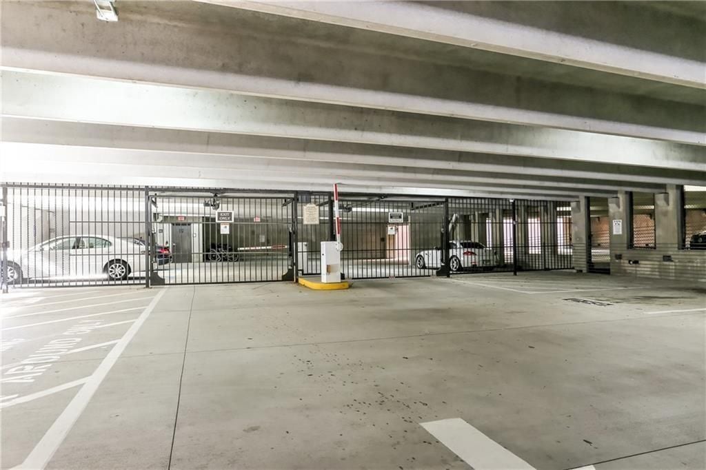 Building Photo - 901 Abernathy Rd NE