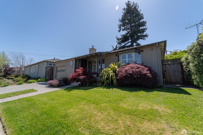 Building Photo - 2514 Alameda de las Pulgas