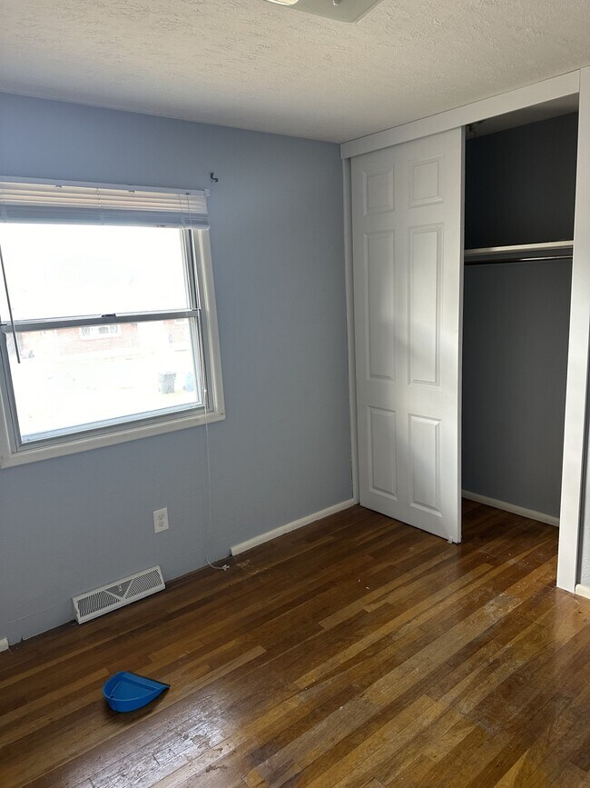 Building Photo - 826 Woodhill Rd