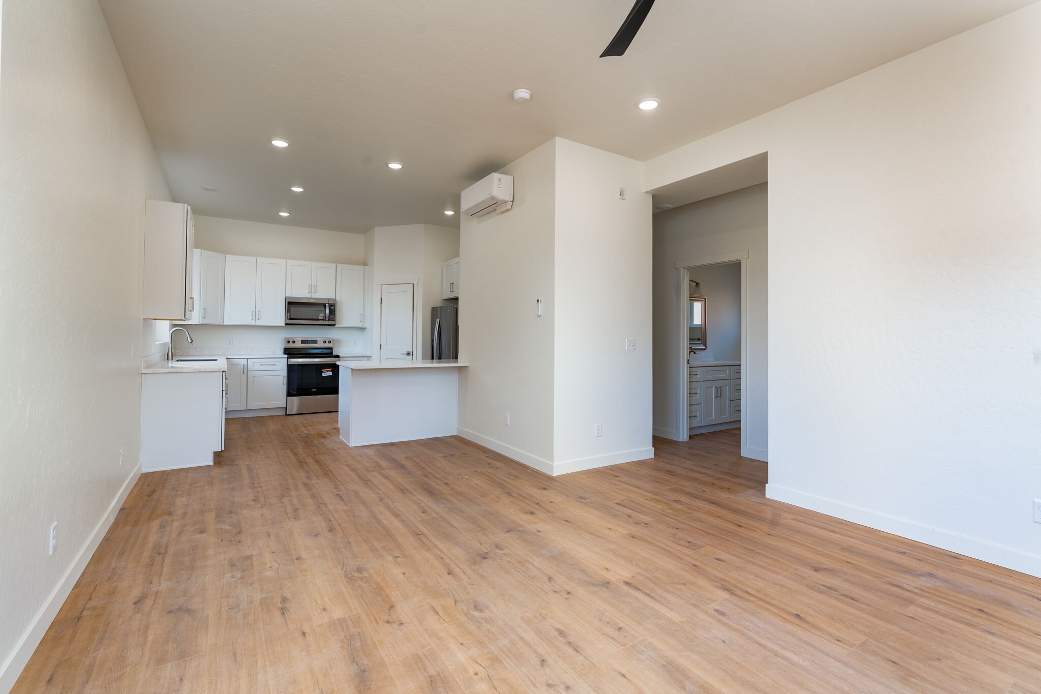 Building Photo - 534 Mockingbird Ln