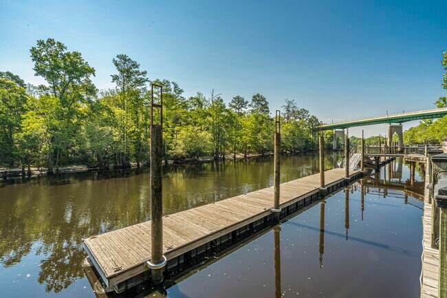 Building Photo - 113 ARBOR RIDGE CIR