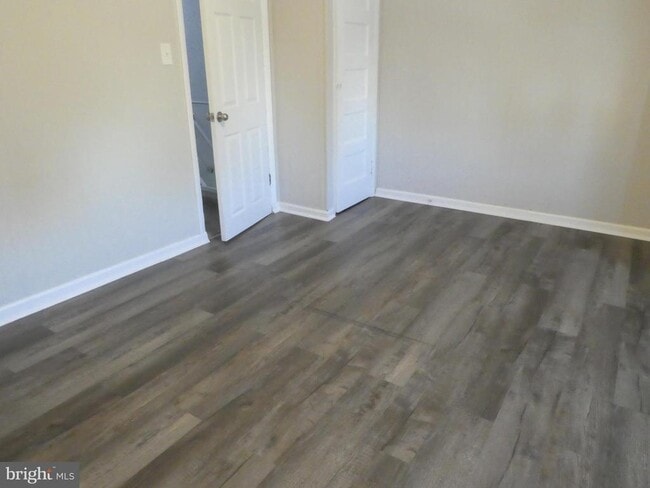 Building Photo - 1213 S 54th St