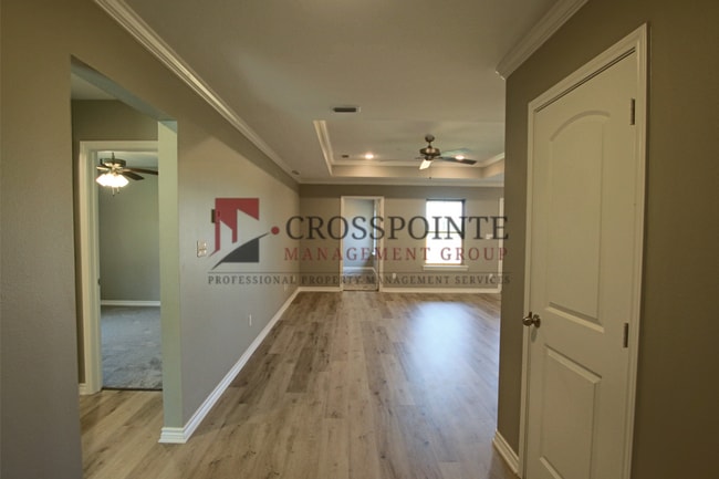 Building Photo - Beautiful 3 Bedroom 2 Bathroom Townhouse in South Tyler! Now offering 1st full month rent free!